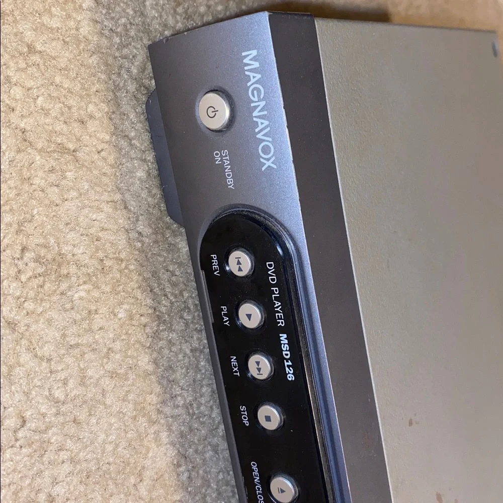 Basic DVD player - Picture 2 of 5